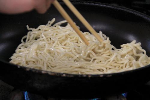 こだわりの自家製麺「いわしろ焼きそば」03