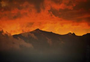 「安達太良山（四季）」部門優秀賞 夕焼の躍動