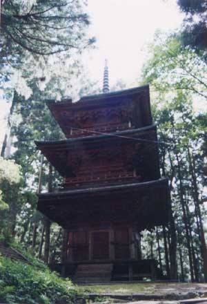 隠津島神社三重塔