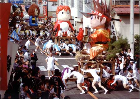 針道の山車もみ(暴れ山車)