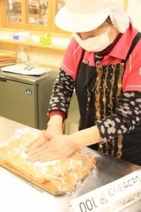 さくらの郷「合格餅」製造の様子