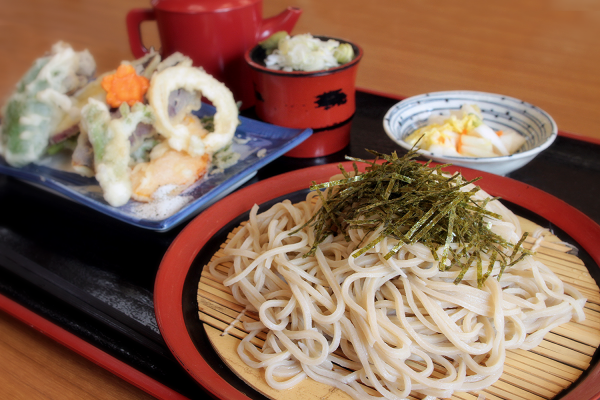 さくらの郷（天ざるそば）
