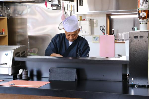 すし伝（齋藤正幸・厨房）