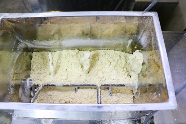 道の駅さくらの郷_小麦_ミキシング