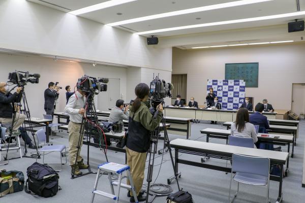 20200407記者会見01