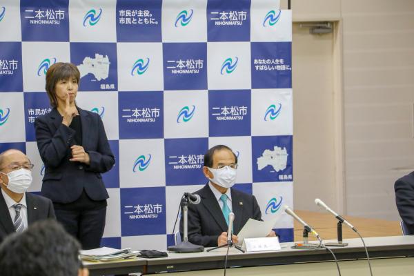 4月7日記者会見02