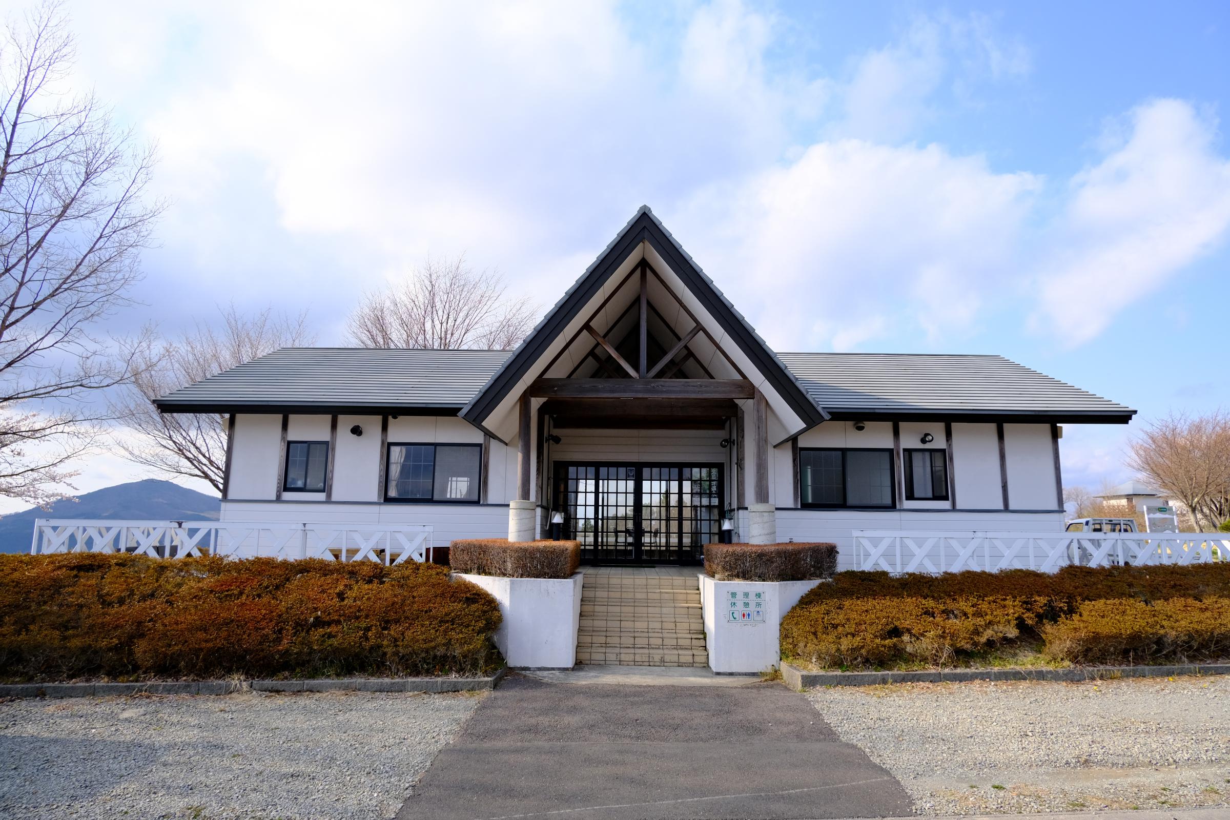 日山キャンプ場管理棟