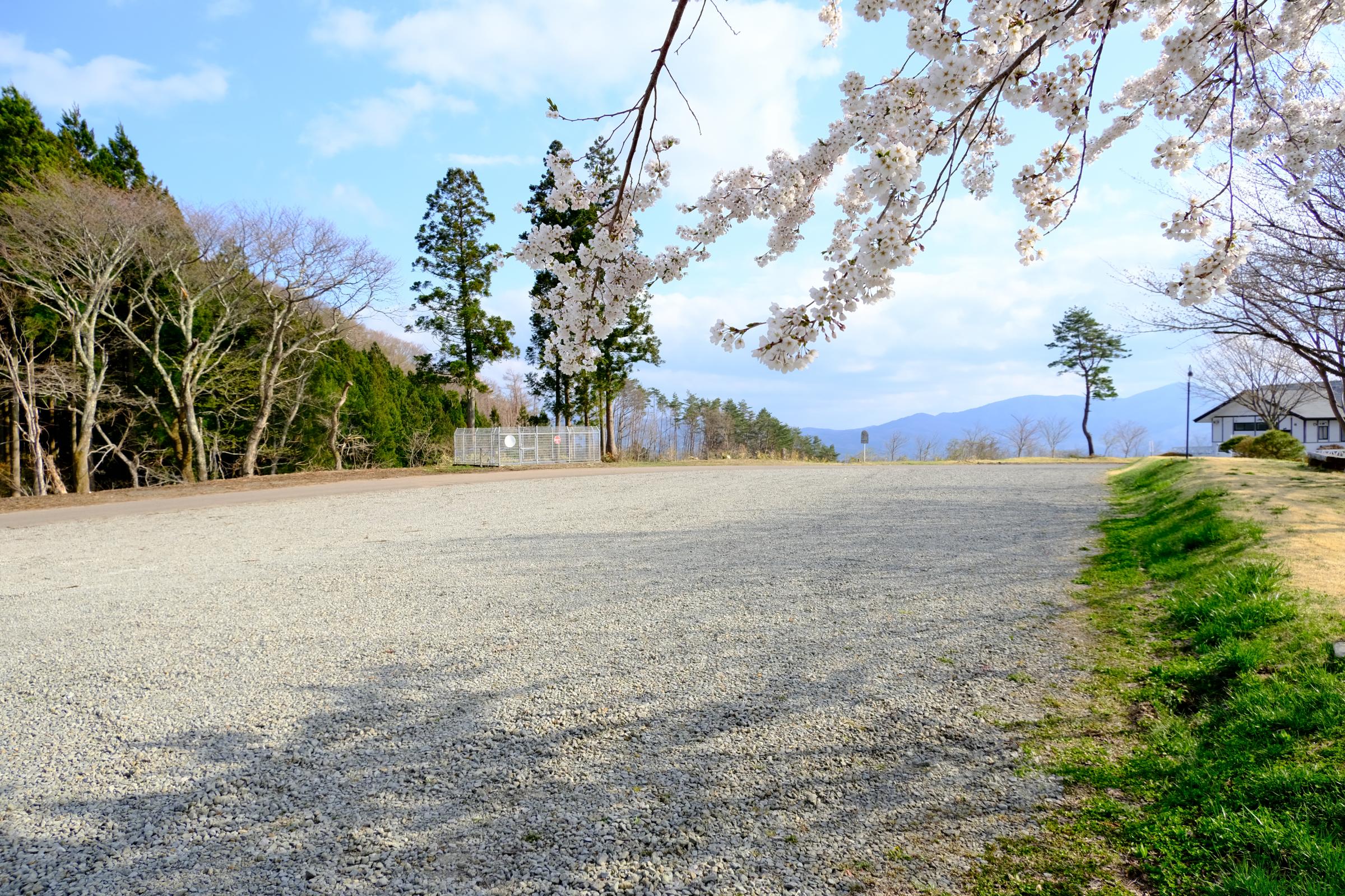 日山キャンプ場駐車場